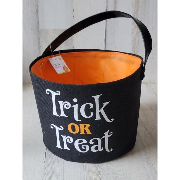 Halloween trick or treat canvas basket accessory decor - Picture 1 of 9